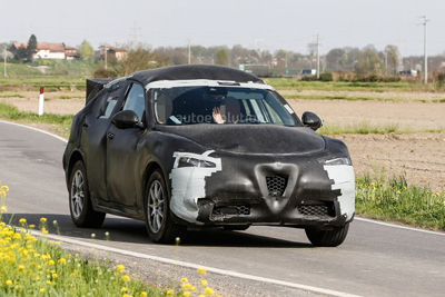  Alfa Romeo Stelvio    