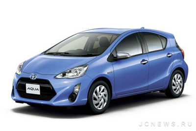 Toyota Aqua -        